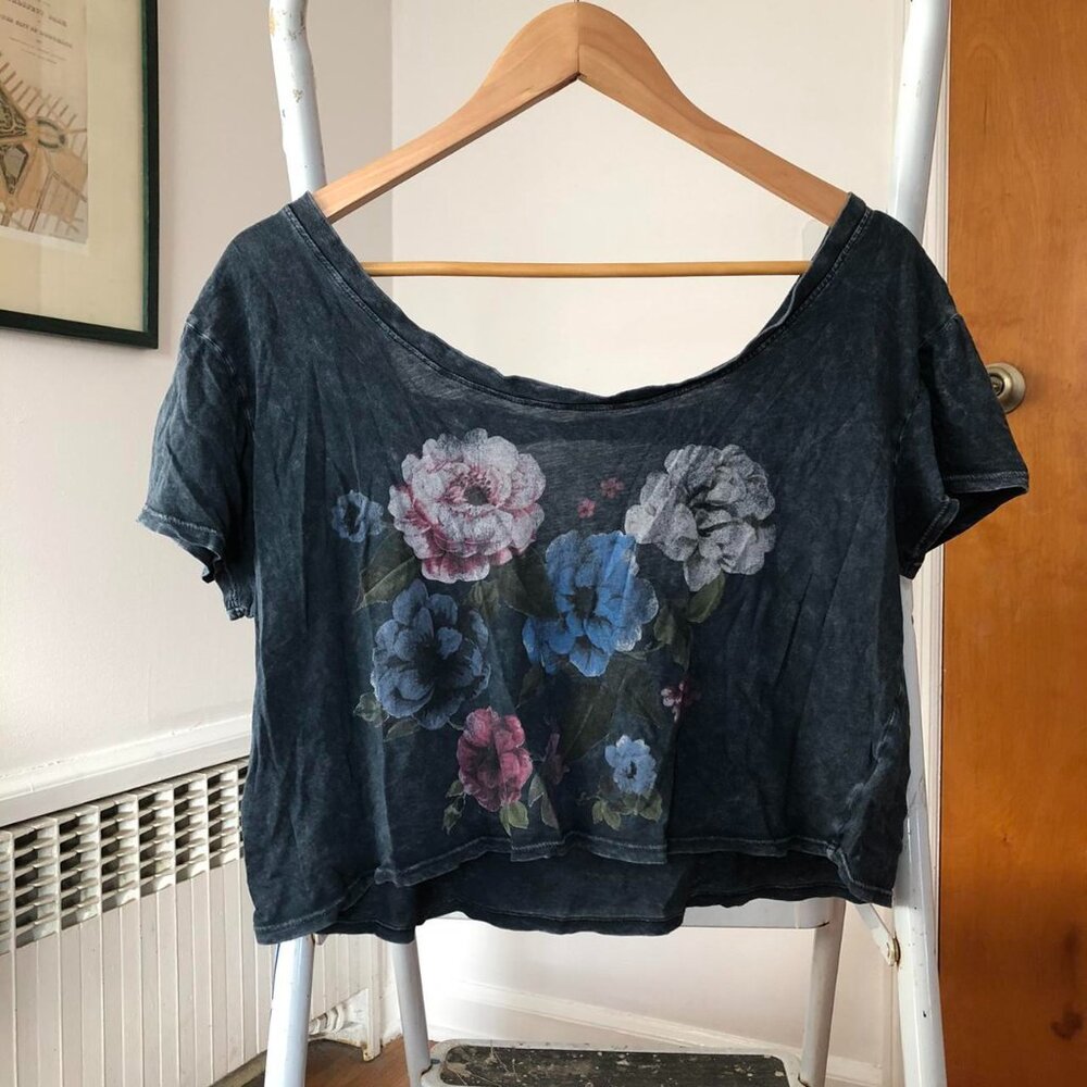 Urban Outfitters Cropped Floral Top